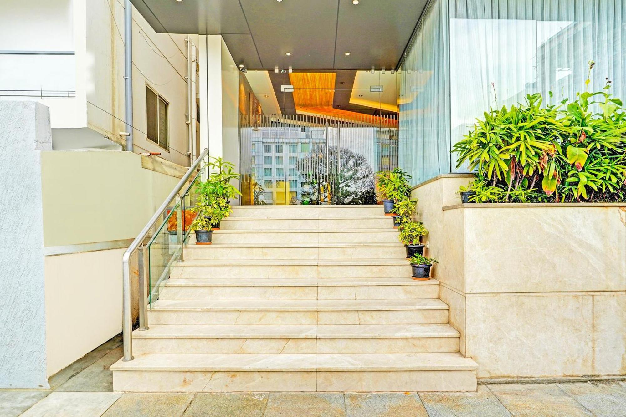 Super Townhouse Indiranagar 호텔 벵갈루루 외부 사진